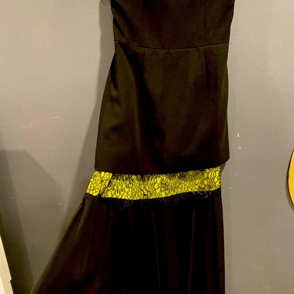 Dress - Picture 3 of 3